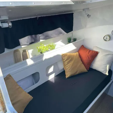 Foujin Nuit Insolite Sur Un Voilier * La Rochelle